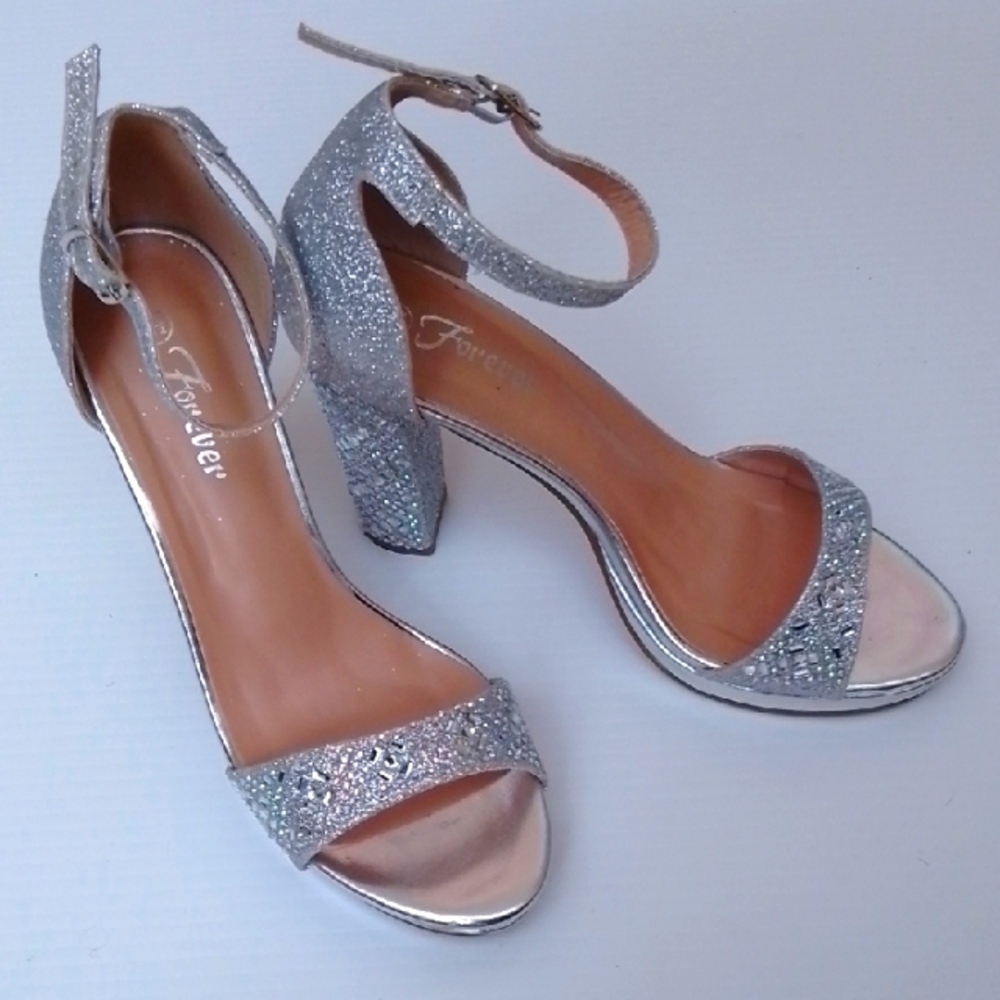Forever 21 Women's Silver Glitter Heels